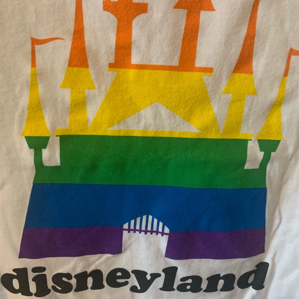 Disney - Picture 3 of 6